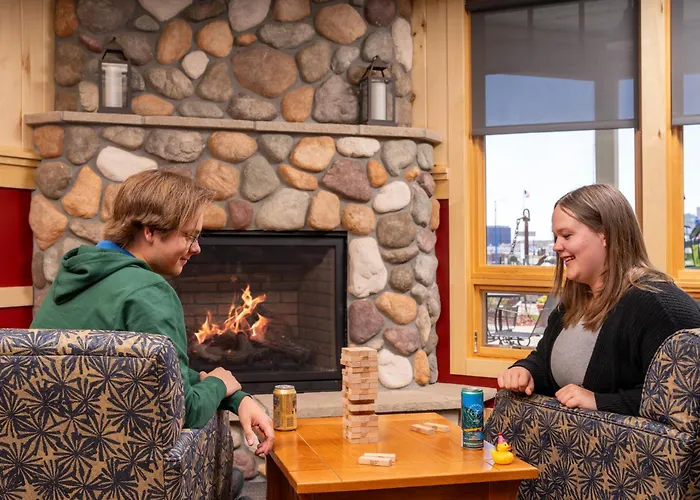 Park Point Marina Inn