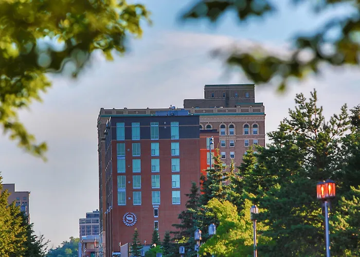 Boutique hotel only: Sheraton Duluth Hotel