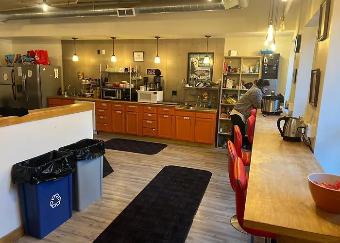 Hotel near College: Hostel Du Nord